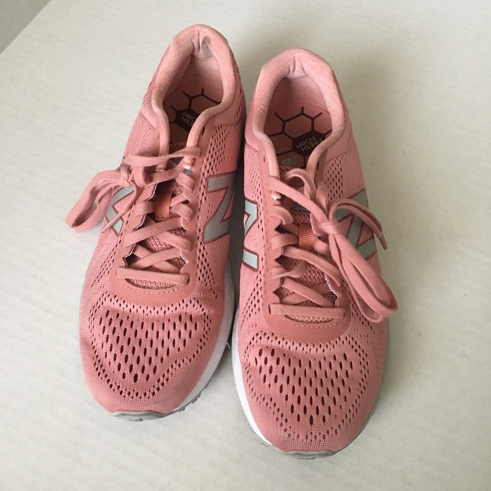 New Balance Arishi Fresh Foam Sneaker Size 8